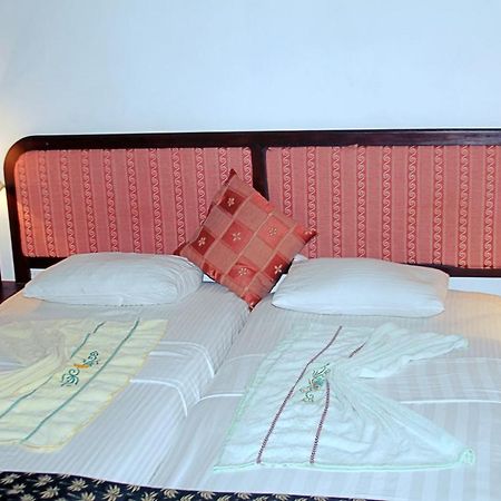 بالابيتييا Hotel Araliya Villa المظهر الخارجي الصورة